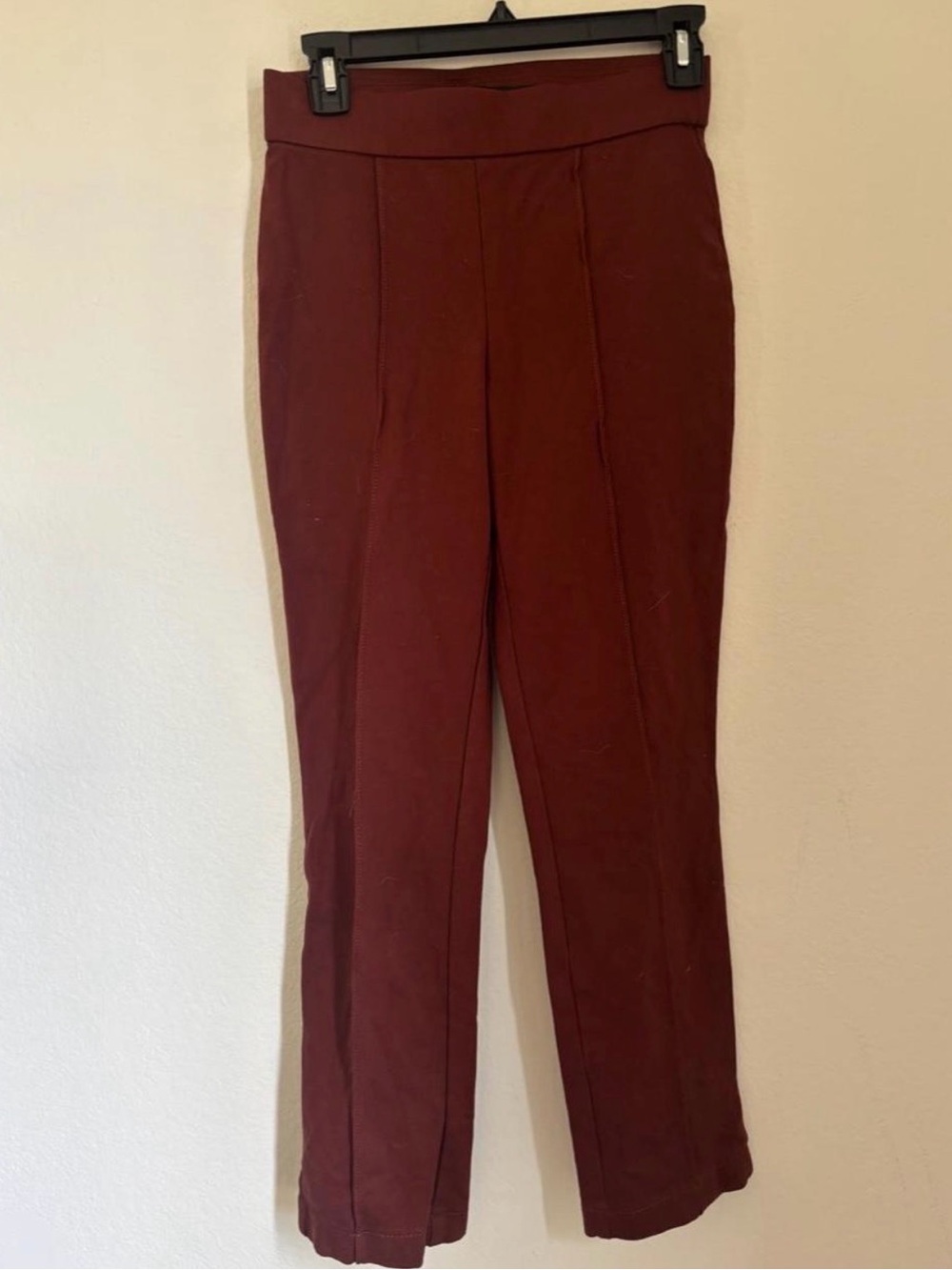 Christian Siriano Tailored High-Waist Trousers in Burgundy